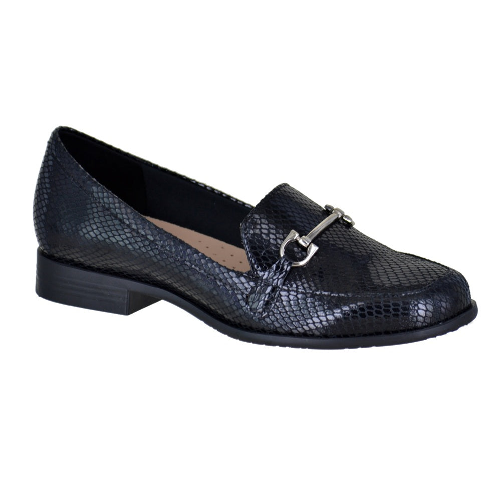 Mocasín texturizado con herraje