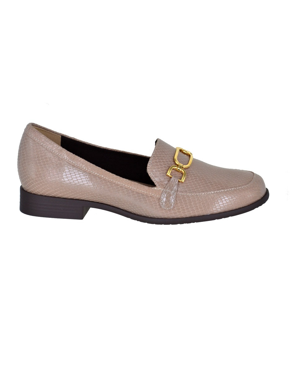 Mocasín de piel texturizada con herraje