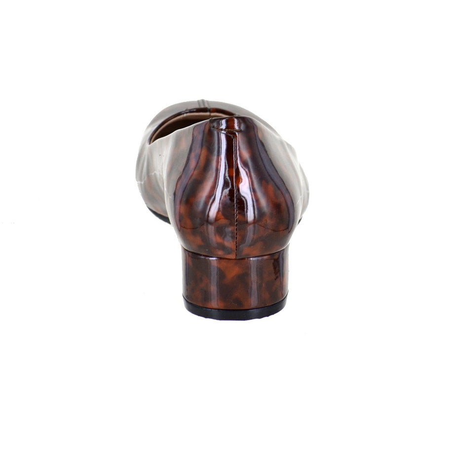 Zapato de vestir con elástico oculto