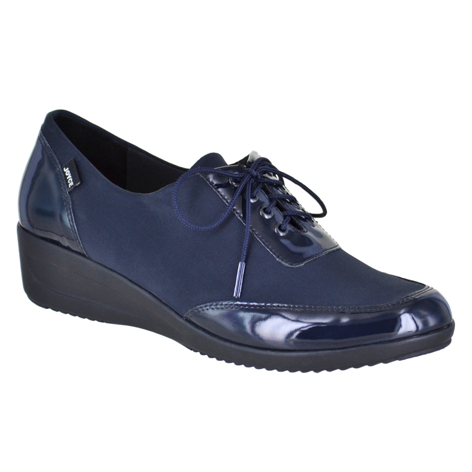 Sneaker suave de licra y charol