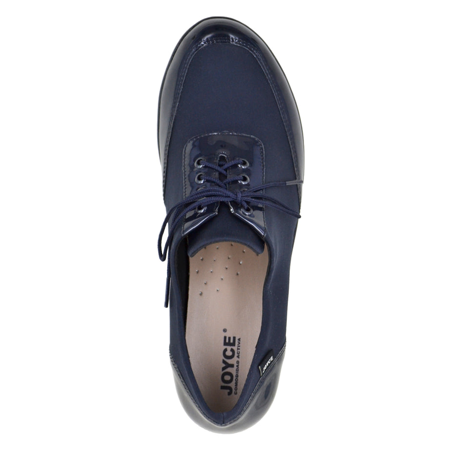 Sneaker suave de licra y charol