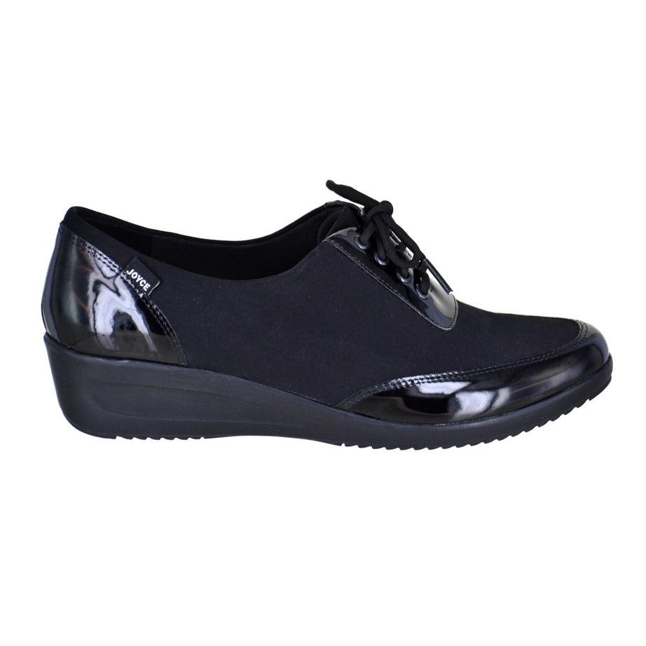 Sneaker suave de licra y charol