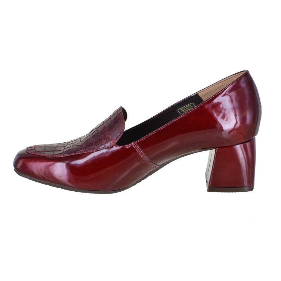 Zapatilla de piel tipo croco y charol