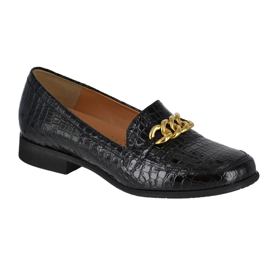 Mocasín texturizado con cadena