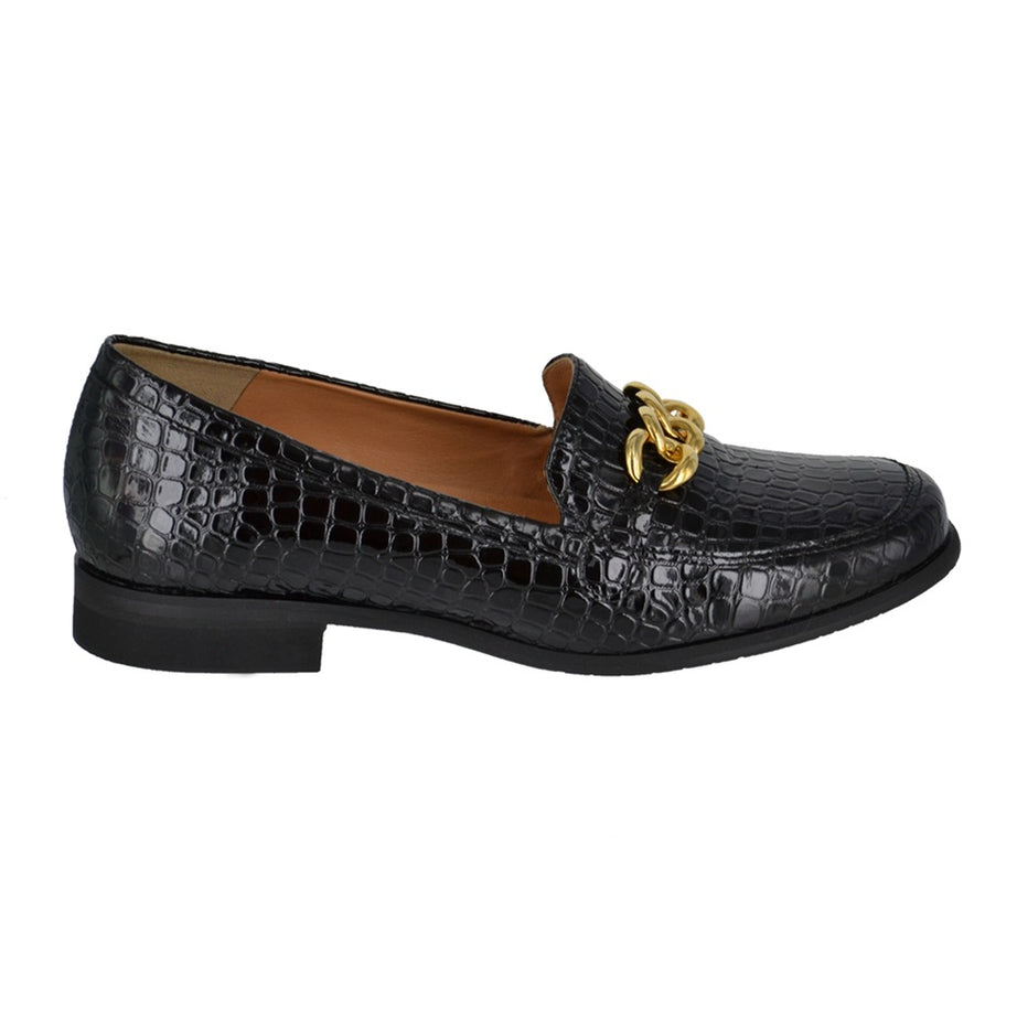 Mocasín texturizado con cadena