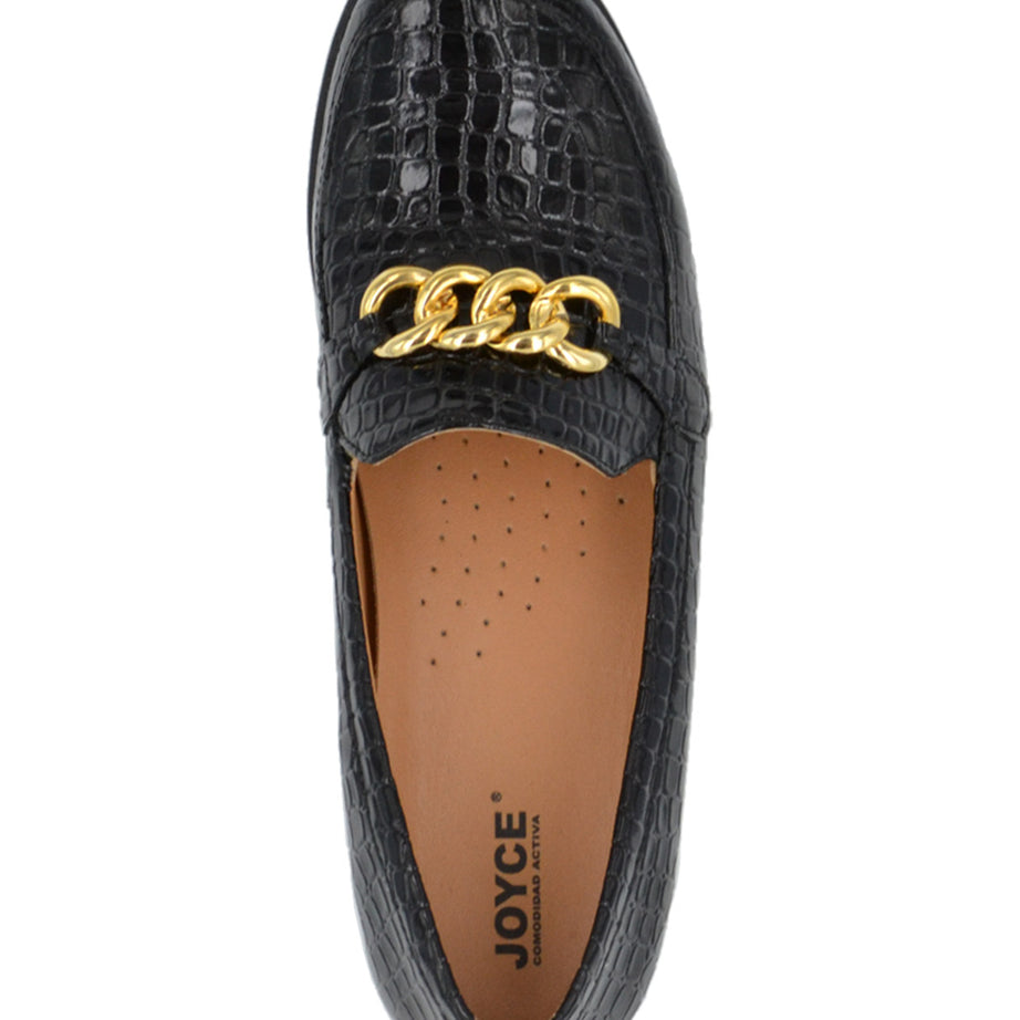 Mocasín texturizado con cadena