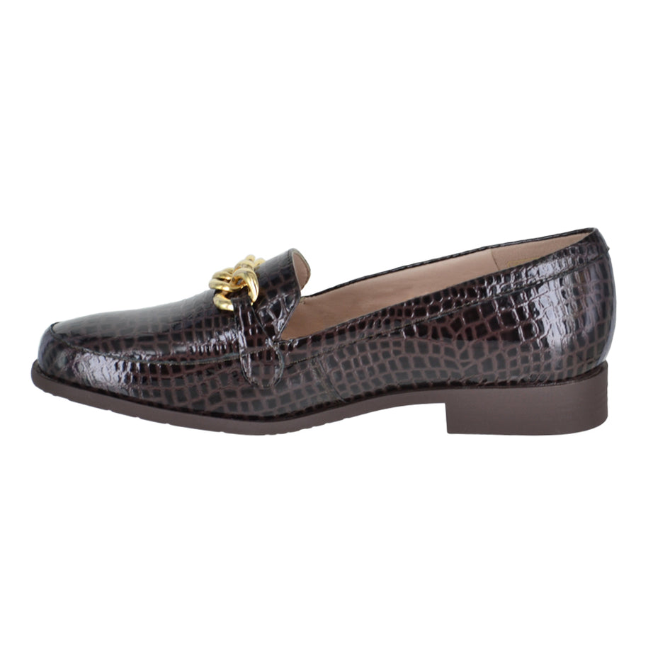 Mocasín texturizado con cadena