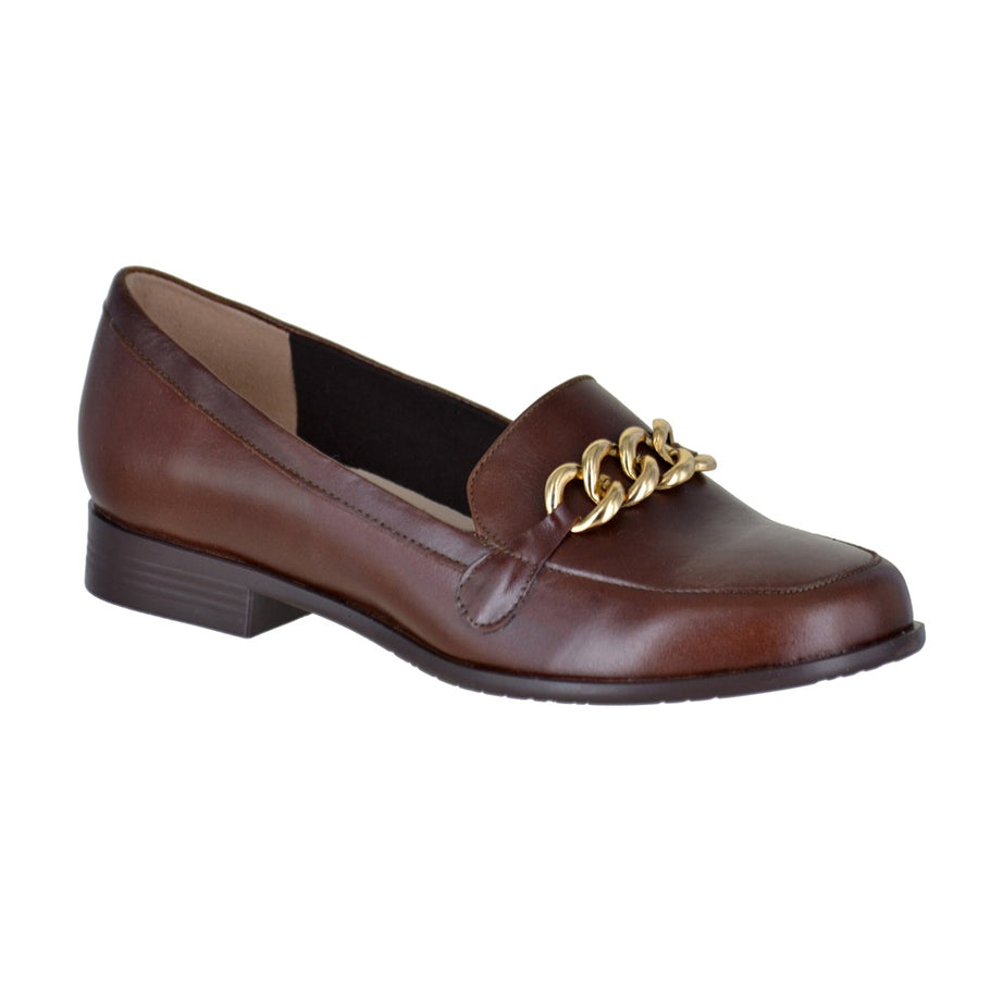 Mocasín de piel con cadena