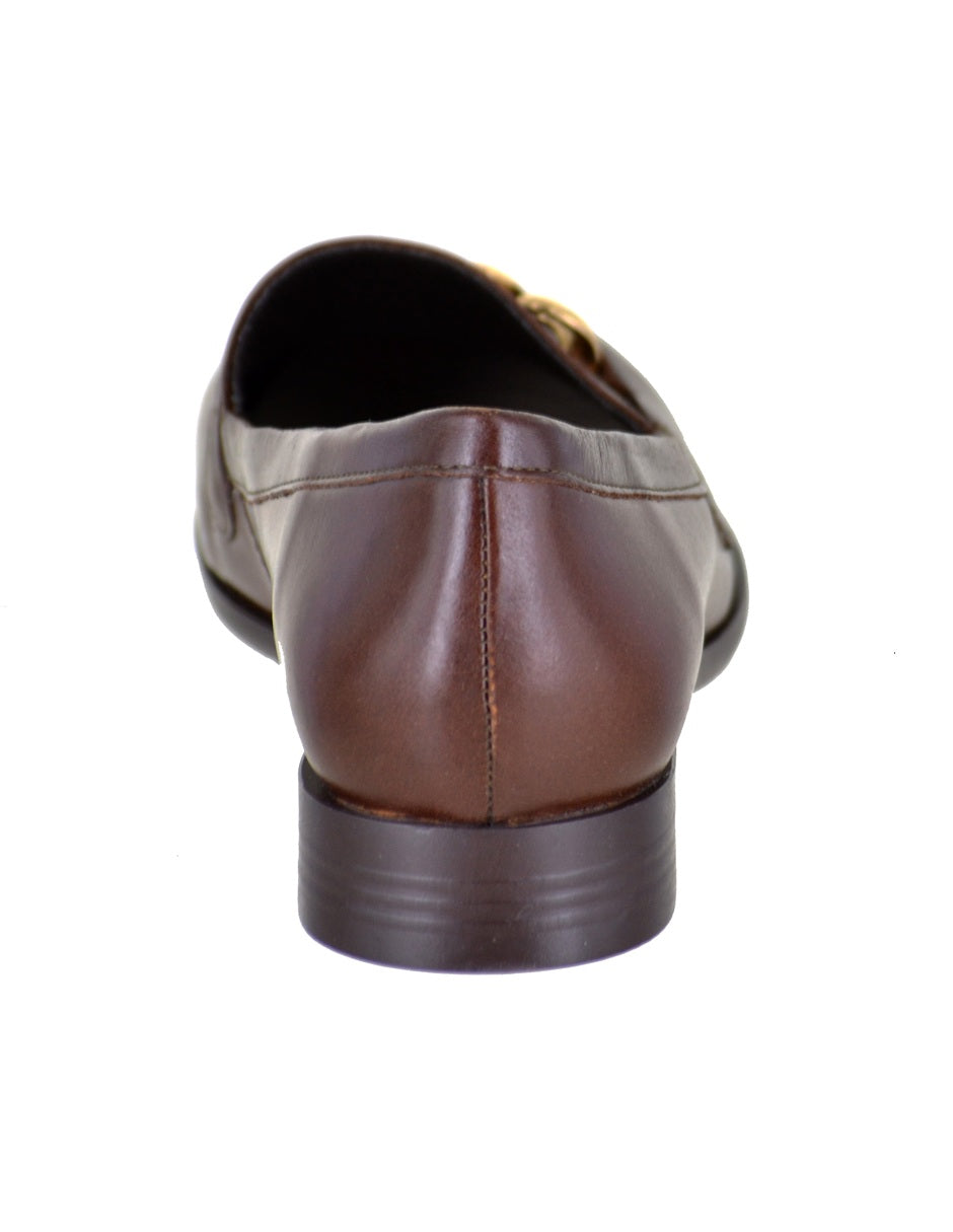 Mocasín de piel con cadena