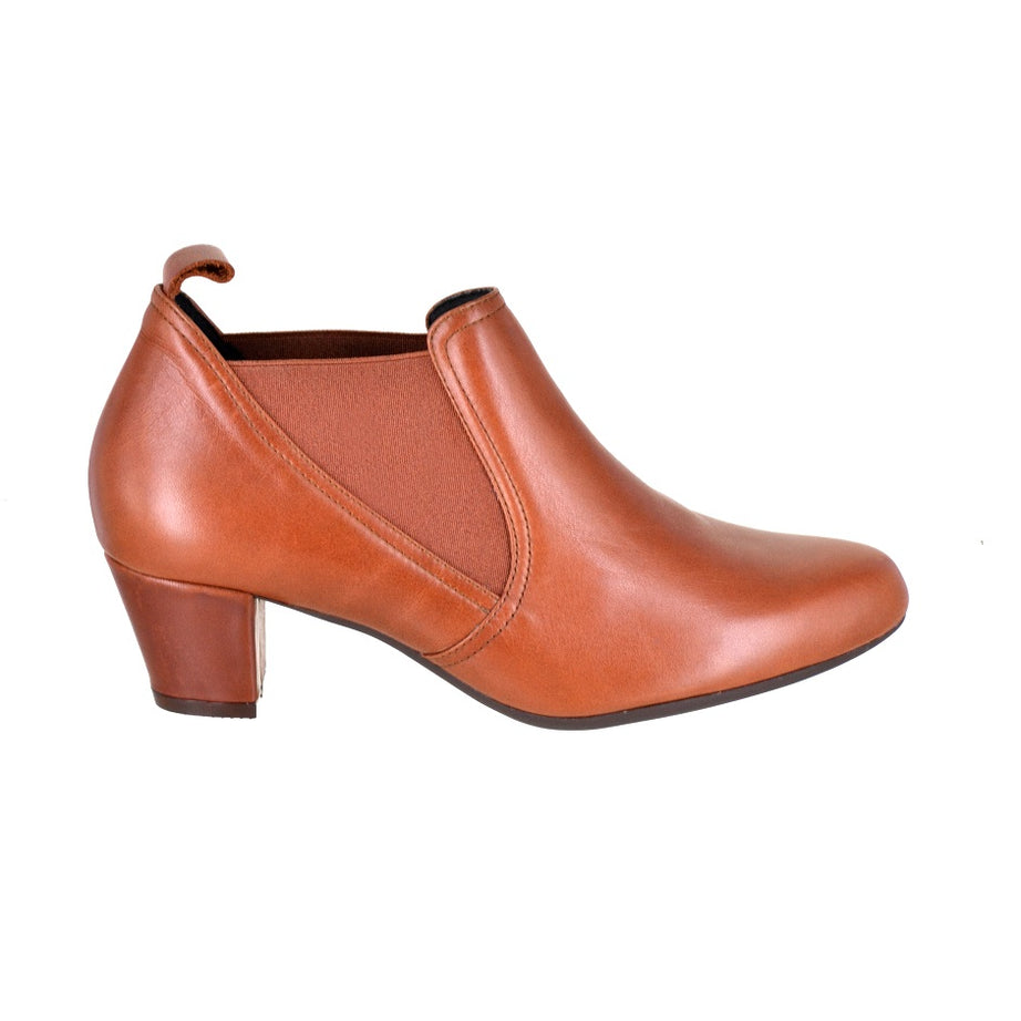 Botín de tacón medio tipo chelsea